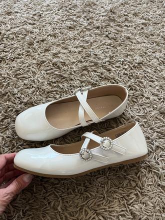 Sandalky, reserved,35