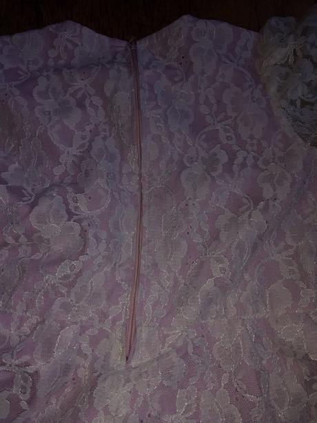 Čipkované šaty, 116