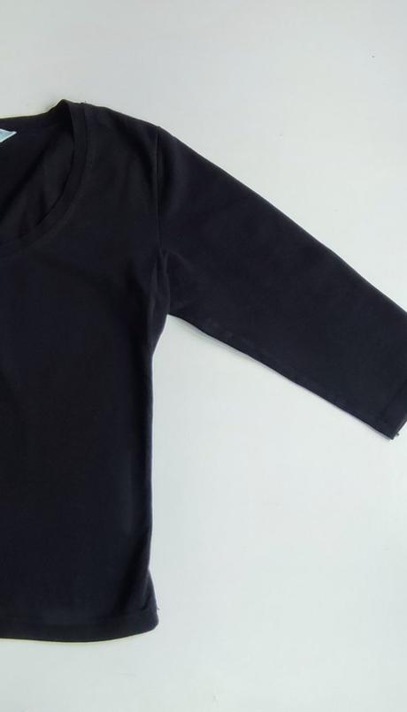 Tričko s v výstrihom, atmosphere,s