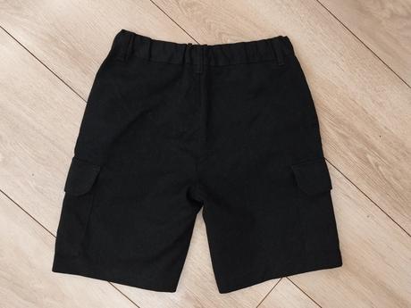 Tesilové kraťasy, 128