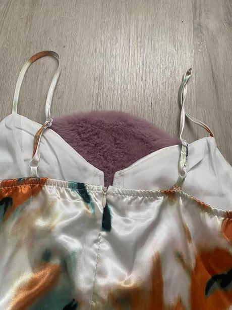 Krémové šaty na ramienka, m