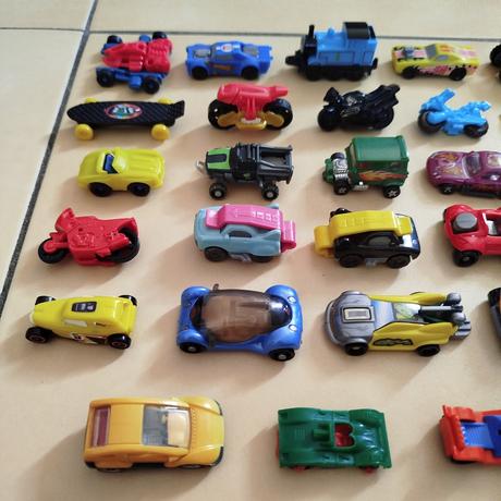 Kinder 33ks - autíčka a iné dopravné prostriedky, 