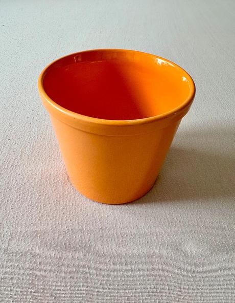 Oranžový kvetináč, 