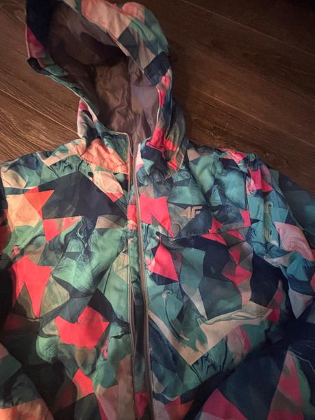 Lyžiarsky komplet 4f, 146