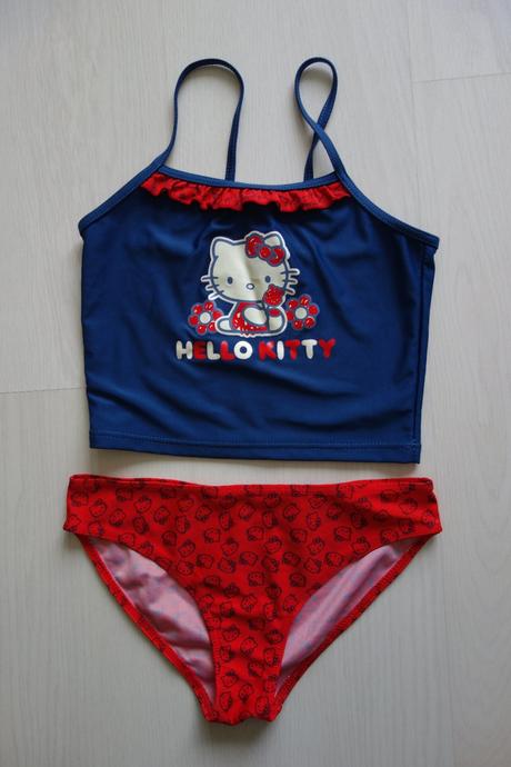 Dievcenske dvojdielne plavky, 122