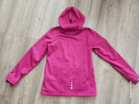 Softshelová a pogumovaná bunda, 152