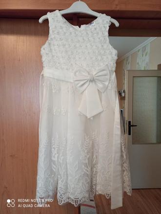 Saty slavnostne, 122