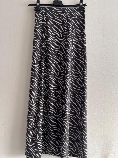 Dlhá sukňa, sinsay,s