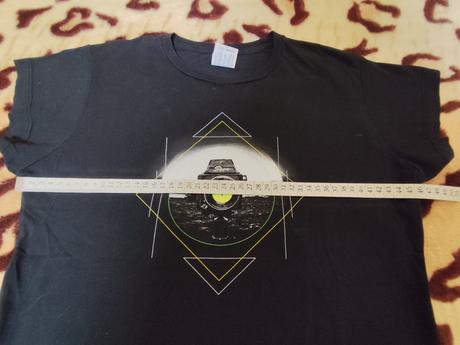 Tričko s potlačou fotoaparát, veľ. m, skôr pre s, m