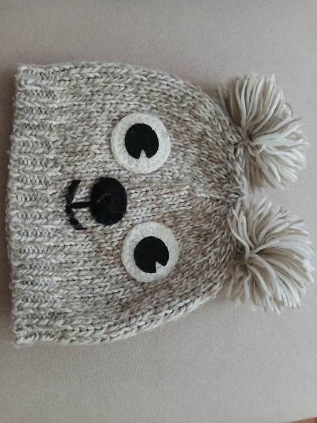 Čiapka od veľk.134 pripomína psíka, 134