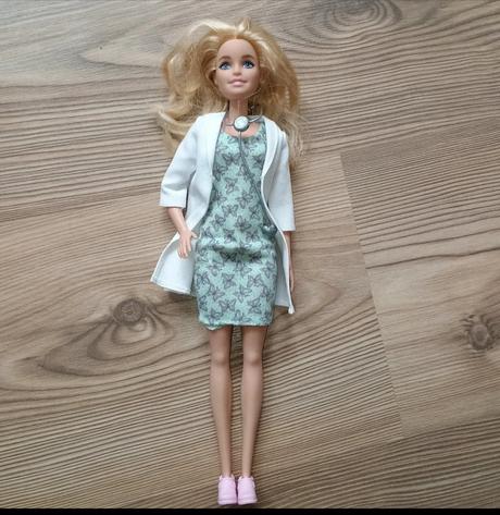 Barbie lekárka, 