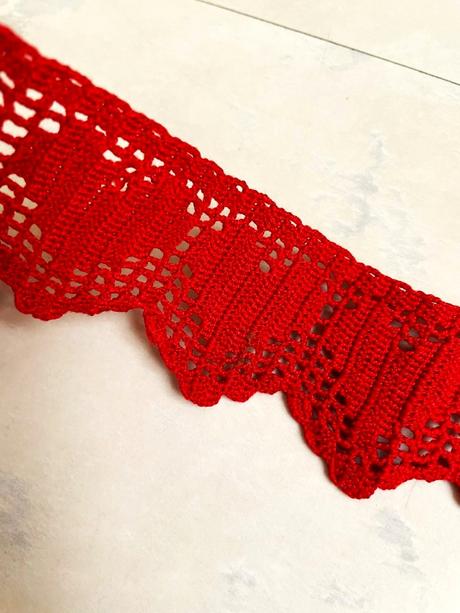 Háčkovaná vitrážka,