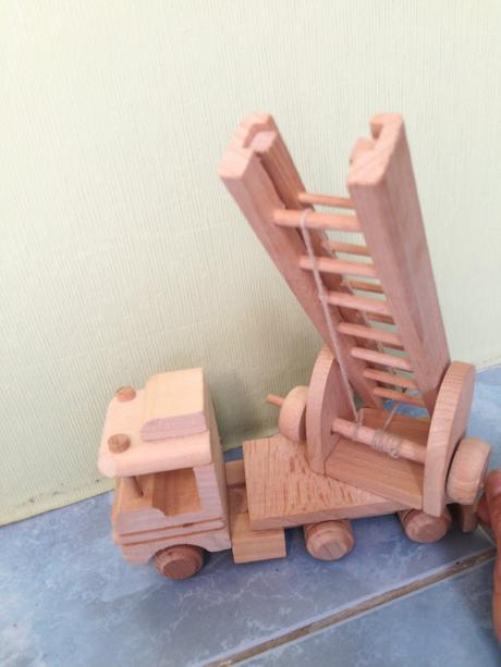 Dreveny hasicsky voz,