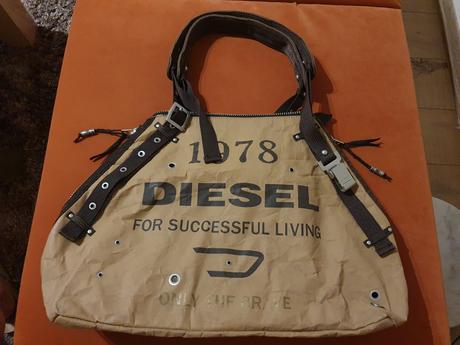 Diesel kabelka, diesel