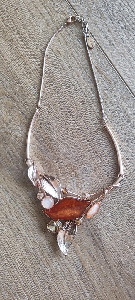 Náhrdelník s nausnicami, 