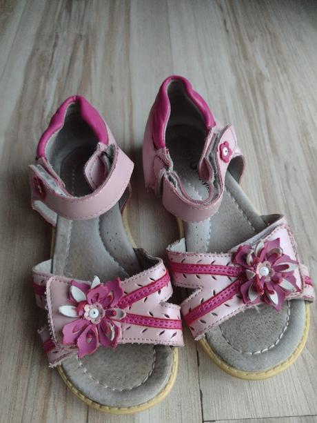 Ružové sandále, wojtylko,31