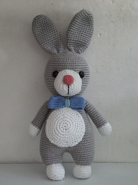 Háčkovaný zajac 40 cm, 