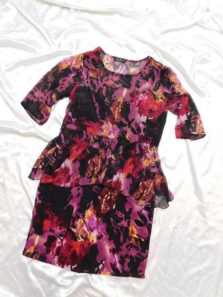 Luxusne velmi pekne saty, 38