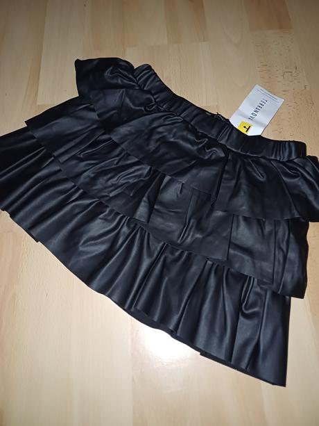 Nové veci pre dievčatko v.110, 104–116