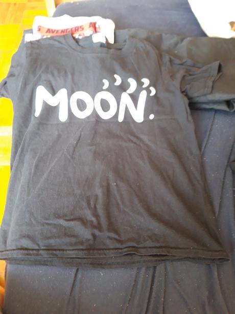 Moon merch, 152
