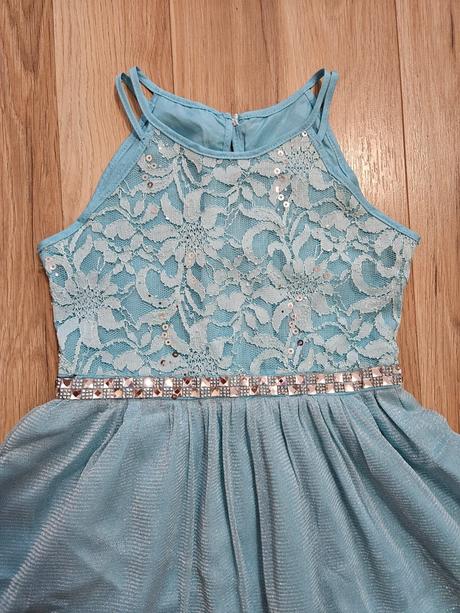 Slávnostné šaty, 110