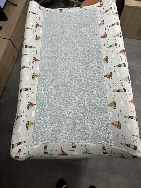 Prebaľovací pult s vaničkou, 