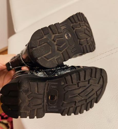 Prechodné čižmičky, 21