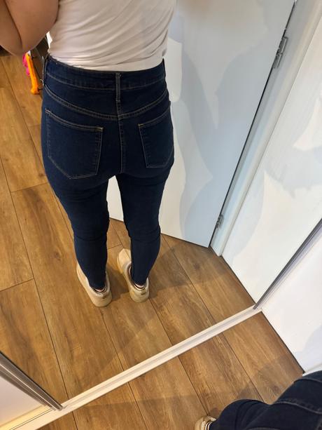 H&m obtiahnuté rifle tmavomodré, h&m,s