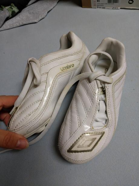 Tenisky "šrobovačky", umbro,26