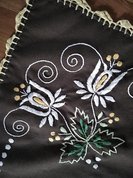 Vyšívané prestieranie, 