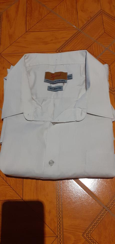 Nenosená košeľa, 48