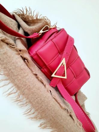 Koža fuksia kabelka, 