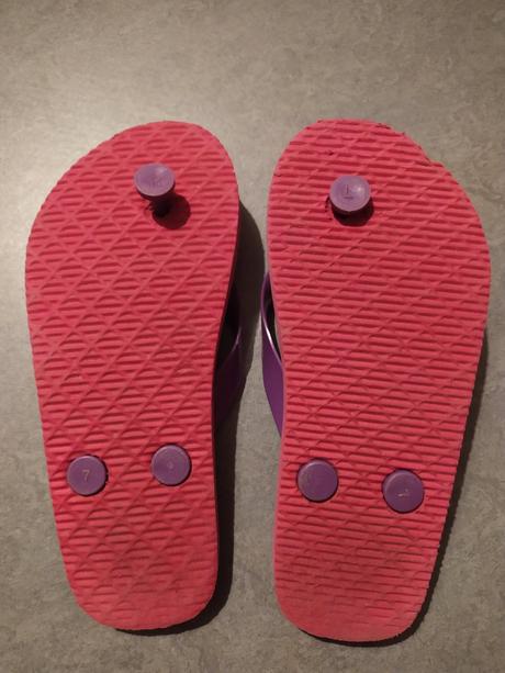 Šľapky žabky frozen - darujem k nákupu, 24