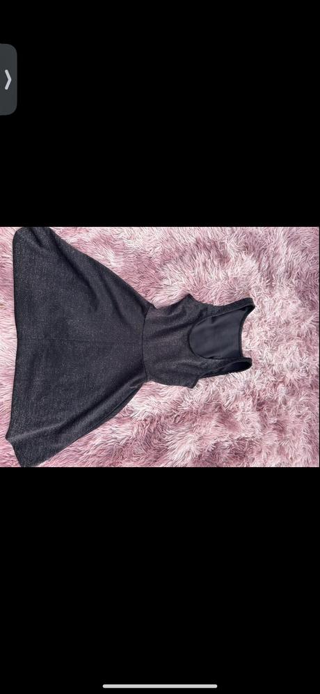 Nove krasne saty, xs