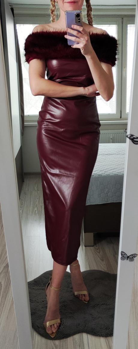 Koženkové sexi šaty, s
