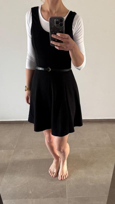 Krátke čierne šaty, 38