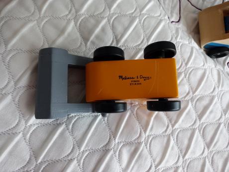 Drevené autá melissa and doug,