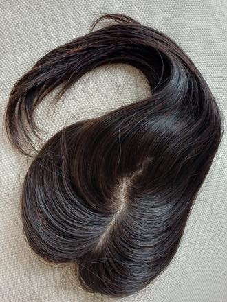 Topper z ľudských vlasov,