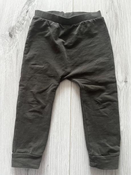 Pohodlné tepláčiky, next,92