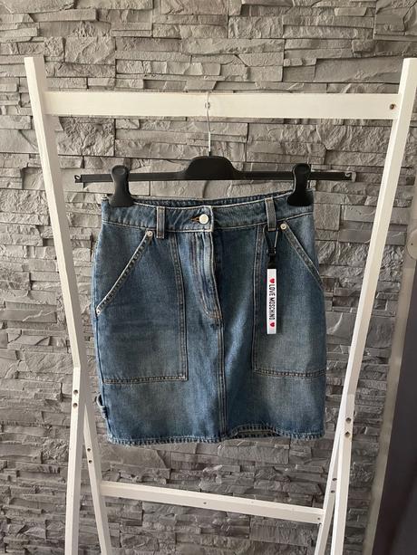 Moschino v.40 talianske cislovanie, moschino,m