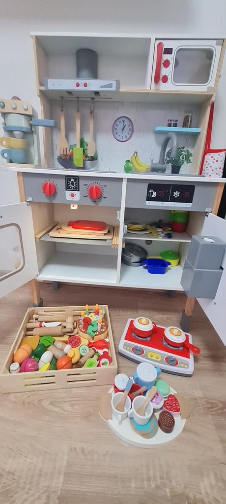 Detská kuchynka s bohatým príslušenstvom, 