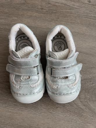 Prechodné topánky, 21