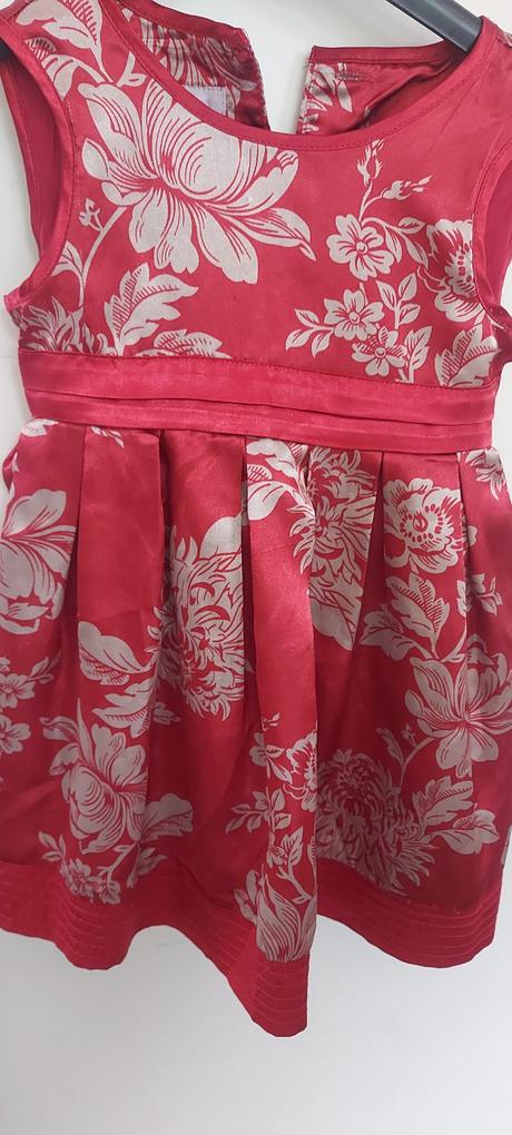 Spoločenské saténové šaty, 74