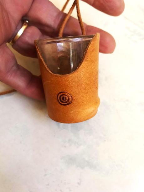 Štamperlík na svadbu v koži/na šnúrke, 