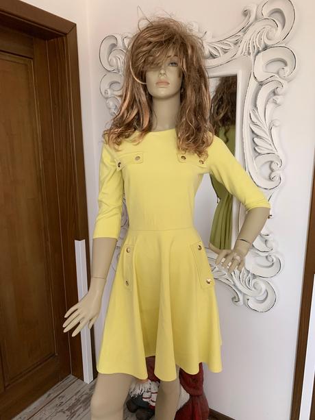 Zlte saticky medolina, piazza italia,s