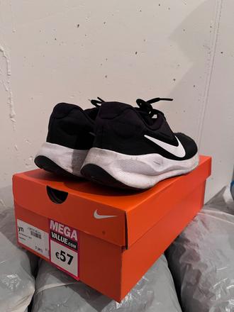 2 pary tenisky v. 41 symbolicka cena, nike,41