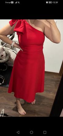 Šaty na jedno rameno-trendyol, 42