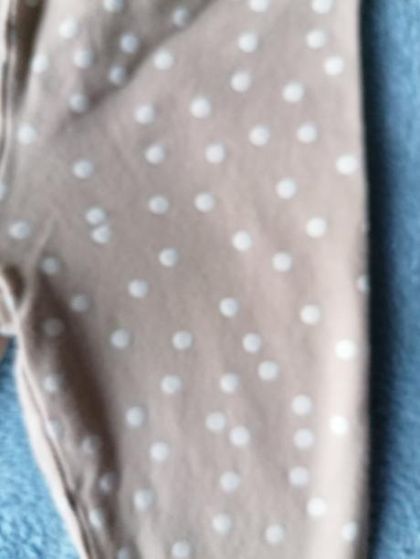 Dvoje legíny, reserved,80