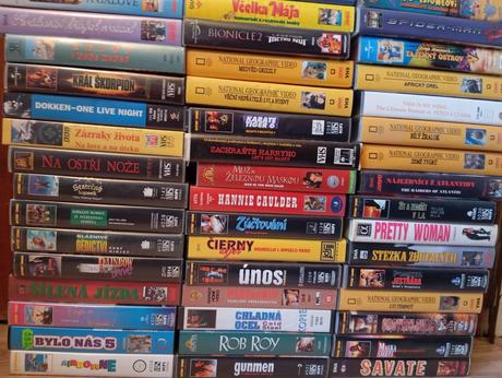 Predám vhs kazety -- viď. 10 foto,