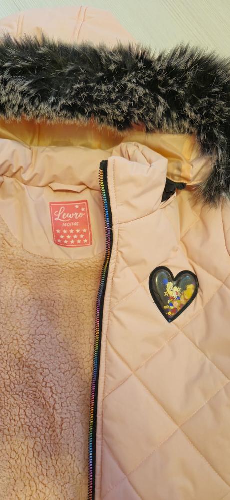 Krásna zimná bunda, 140